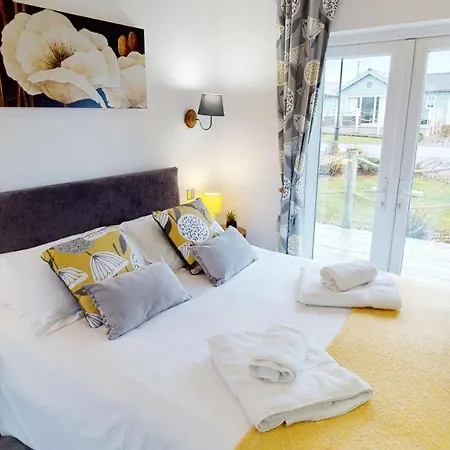 Luna Azul At The Bay Filey, Sleeps Up To 8, And 2 Dogs For Free! Filey