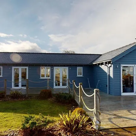 Luna Azul At The Bay Filey, Sleeps Up To 8, And 2 Dogs For Free! 펜션 파일리