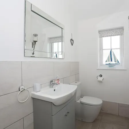 Luna Azul At The Bay Filey, Sleeps Up To 8, And 2 Dogs For Free! 法利